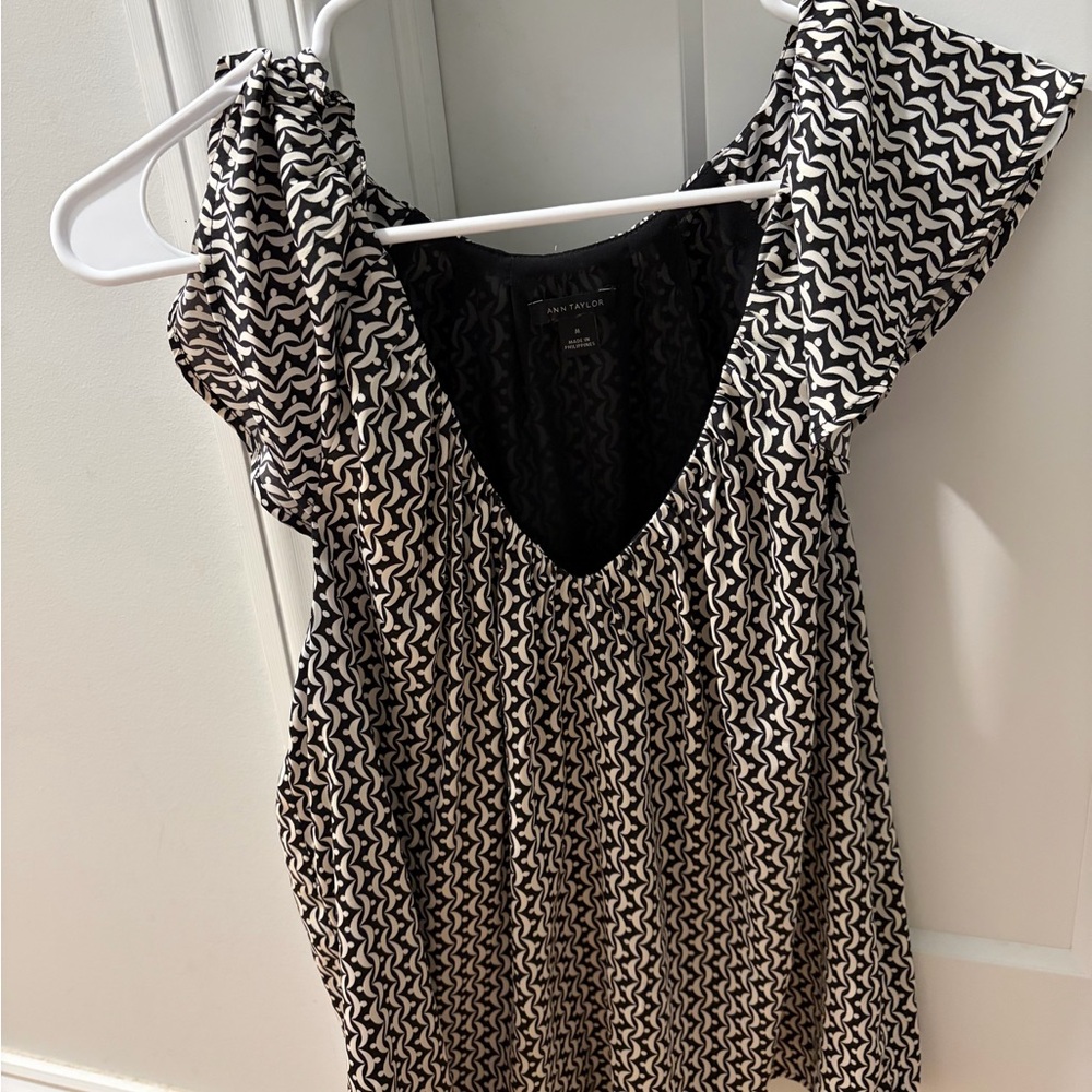 Ann Taylor Black and White Geometric Blouse